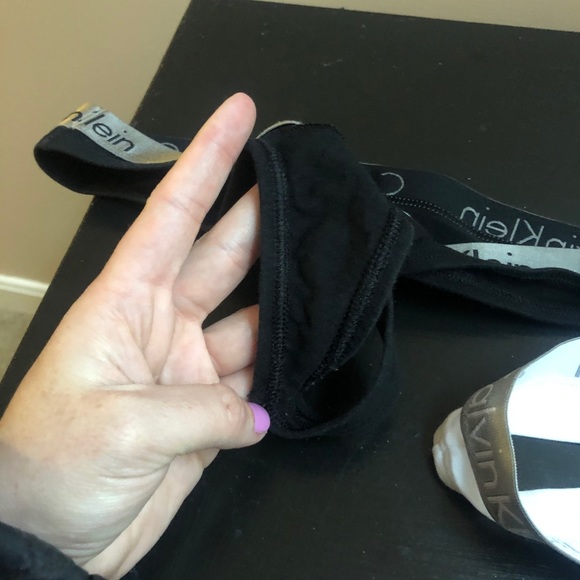 Calvin Klein Thongs (brand new) - Picture 4 of 5